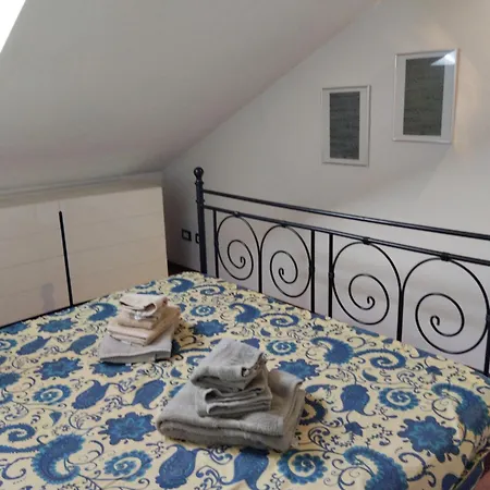 Viabado9 Mansarda Con Box Кьявари